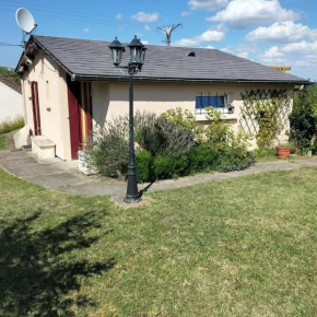 Maison charmante à Saint-Satur avec jardin et terrasse